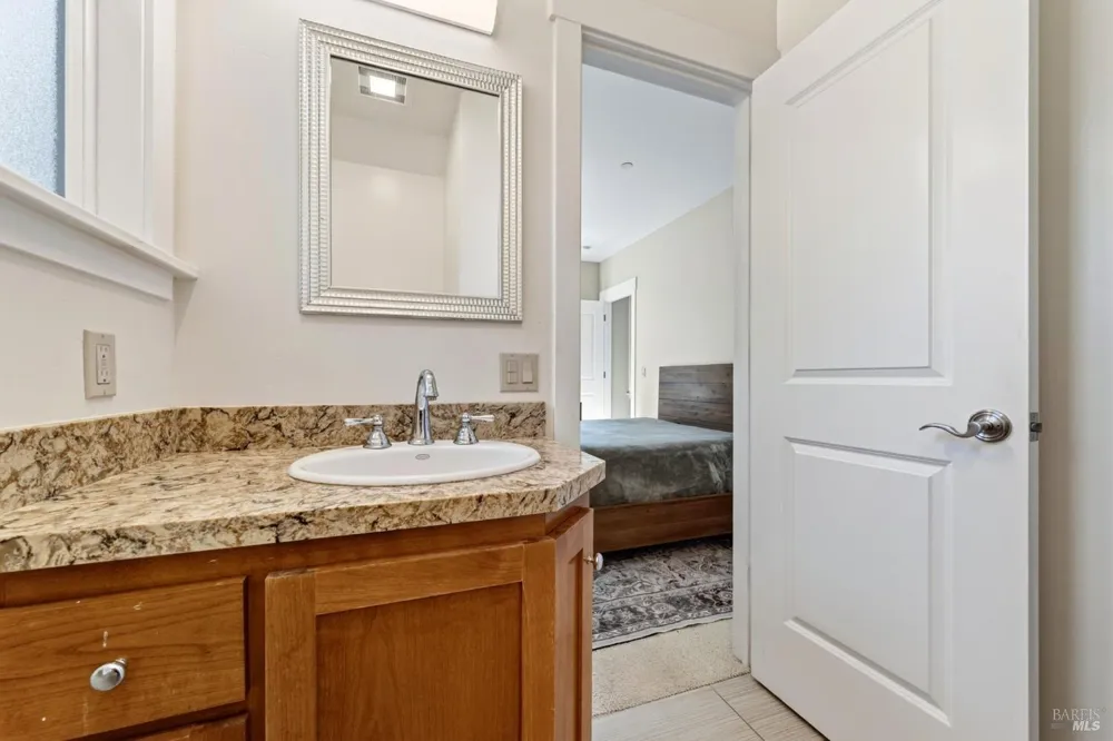 445 Monte Vista Avenue Healdsburg, CA 95448