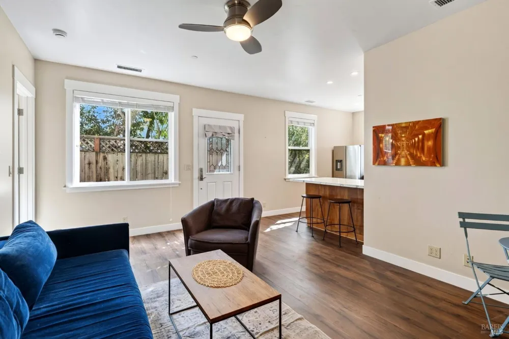 445 Monte Vista Avenue Healdsburg, CA 95448