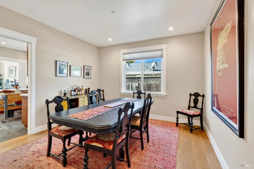 445 Monte Vista Avenue Healdsburg, CA 95448