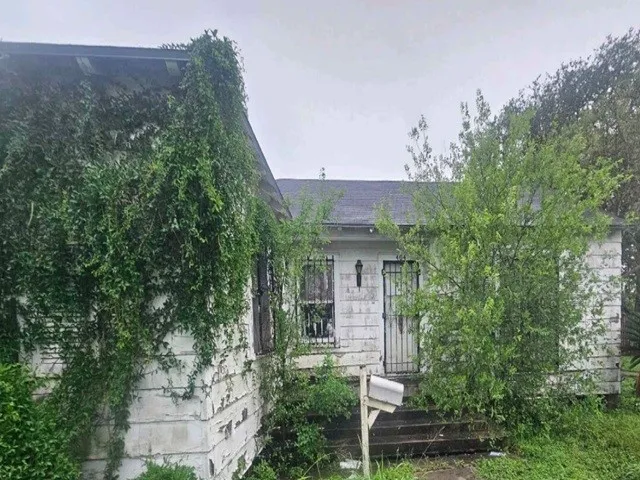 404 E Ligustrum Boulevard Robstown, TX 78380