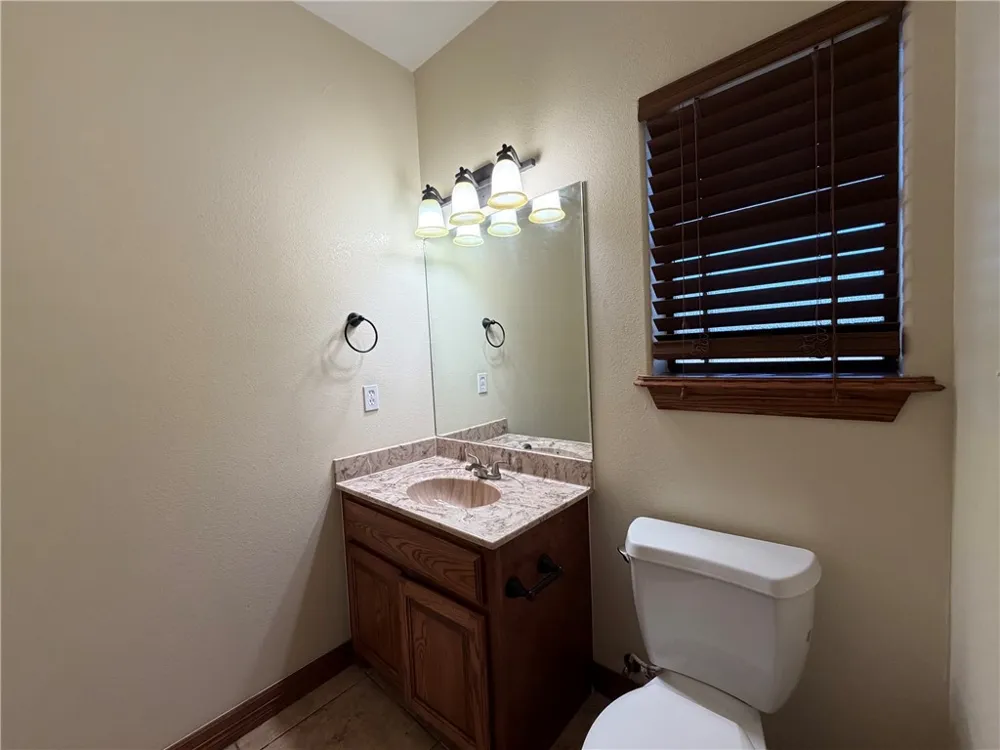 664 Fm 625 Alice, TX 78332