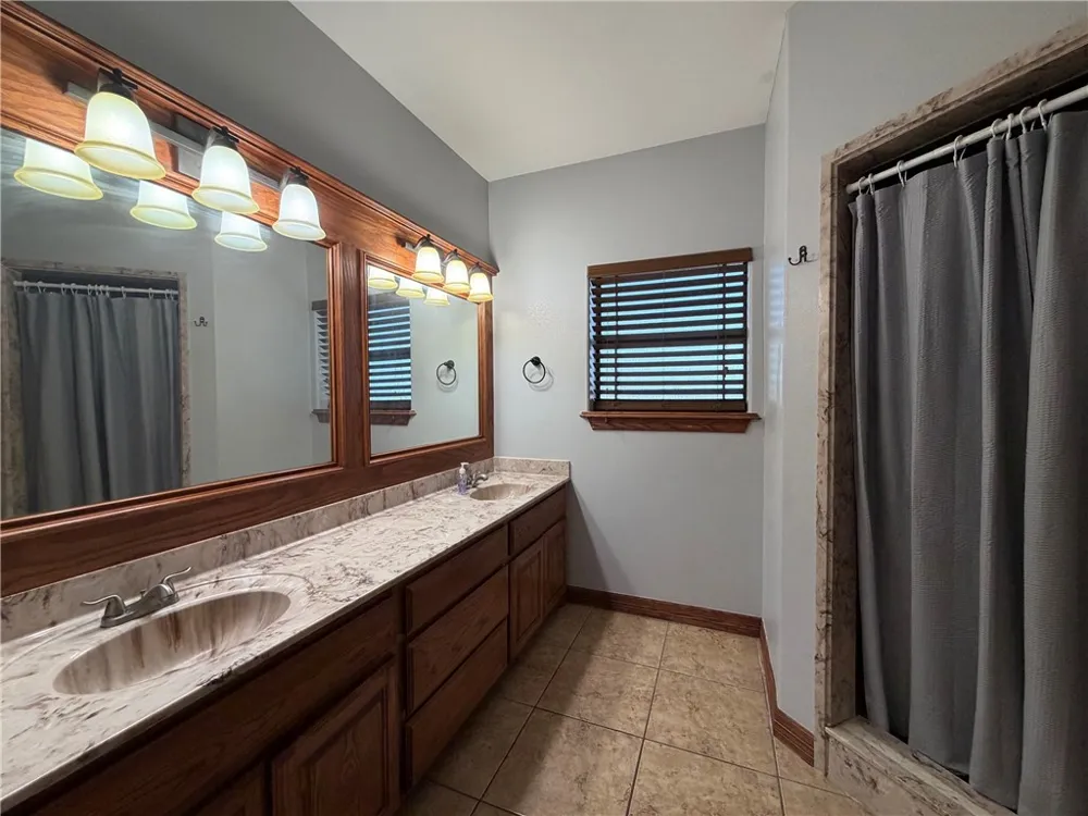 664 Fm 625 Alice, TX 78332