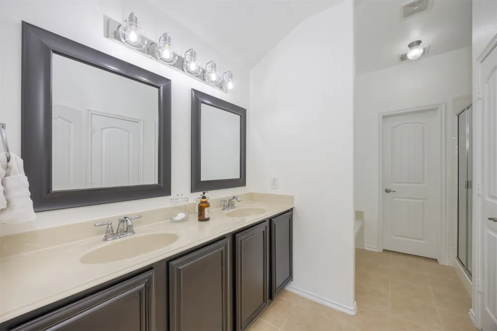 2536 Shooting Star Drive McKinney, TX 75071