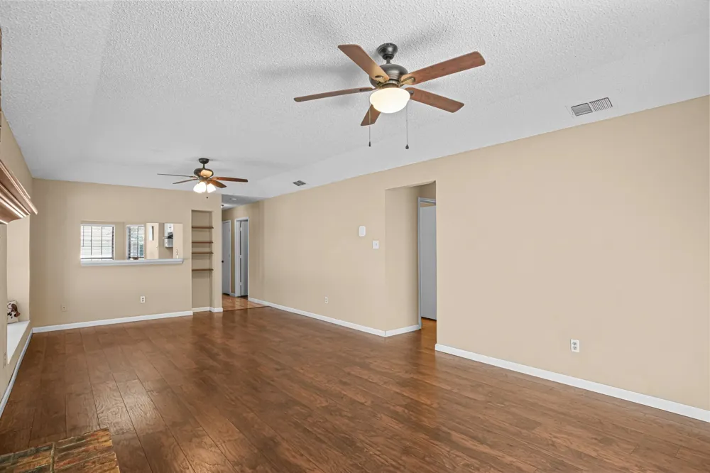 2134 Reverchon Drive Arlington, TX 76017