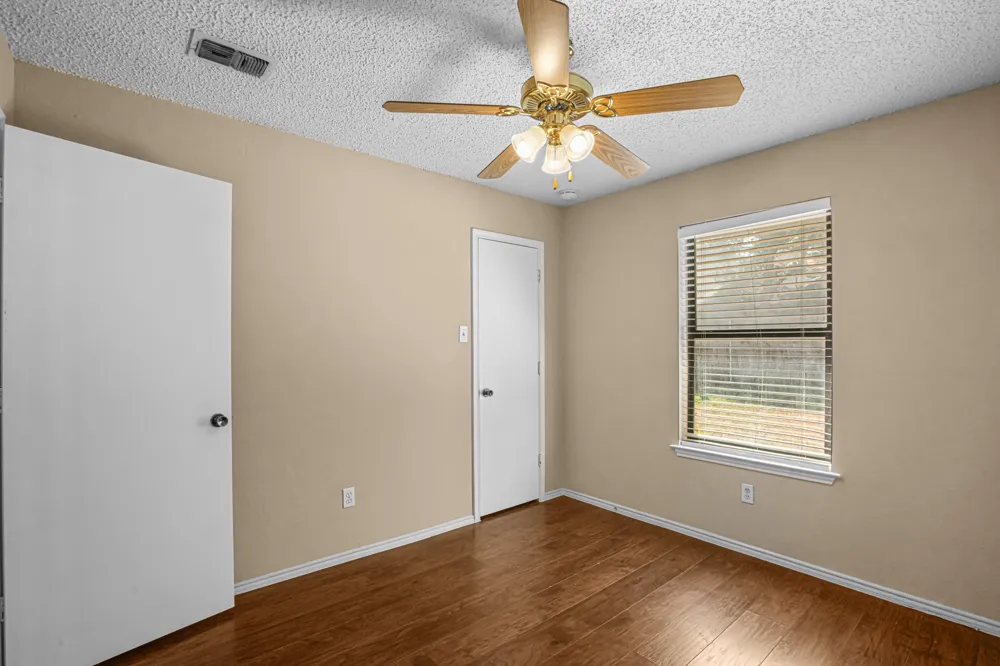 2134 Reverchon Drive Arlington, TX 76017