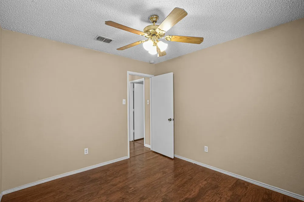 2134 Reverchon Drive Arlington, TX 76017