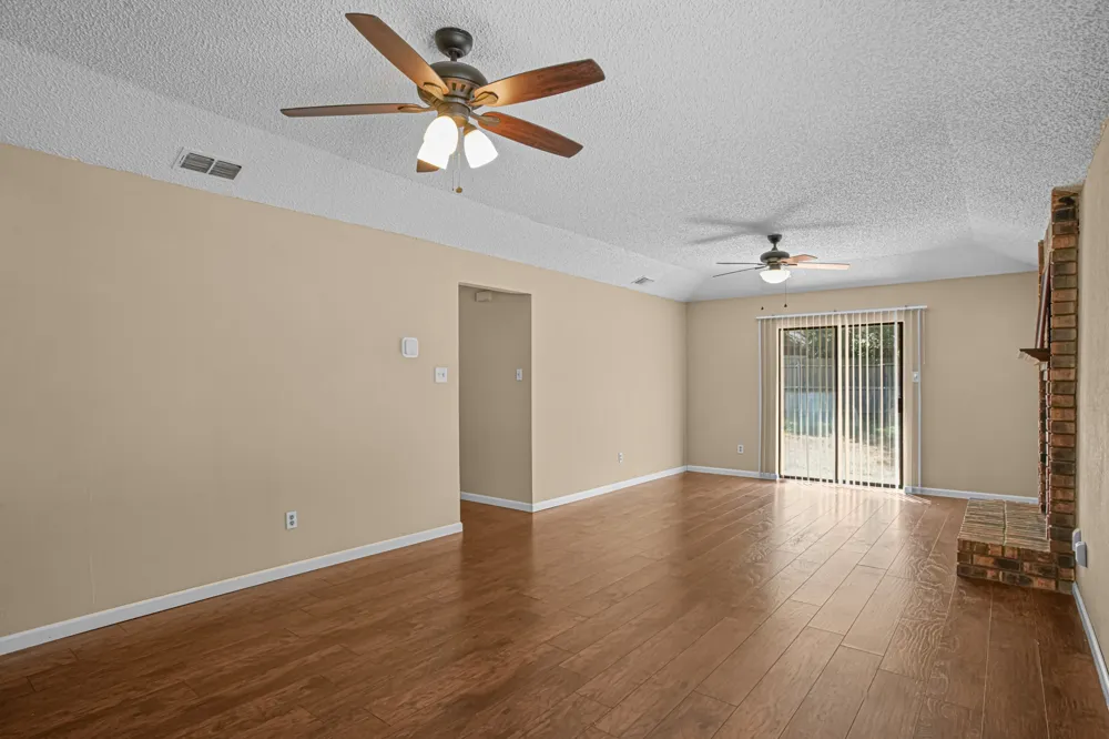 2134 Reverchon Drive Arlington, TX 76017