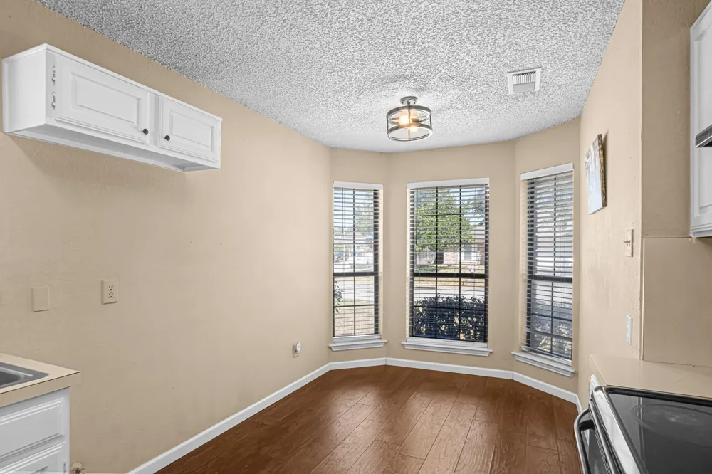 2134 Reverchon Drive Arlington, TX 76017