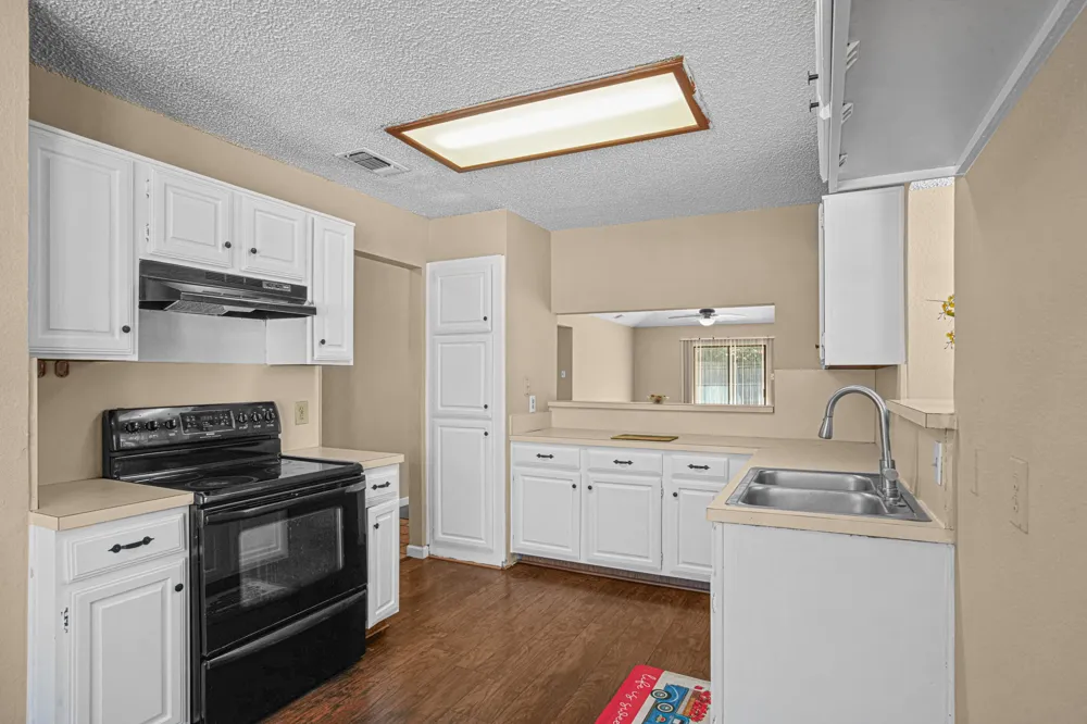 2134 Reverchon Drive Arlington, TX 76017