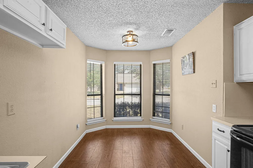 2134 Reverchon Drive Arlington, TX 76017
