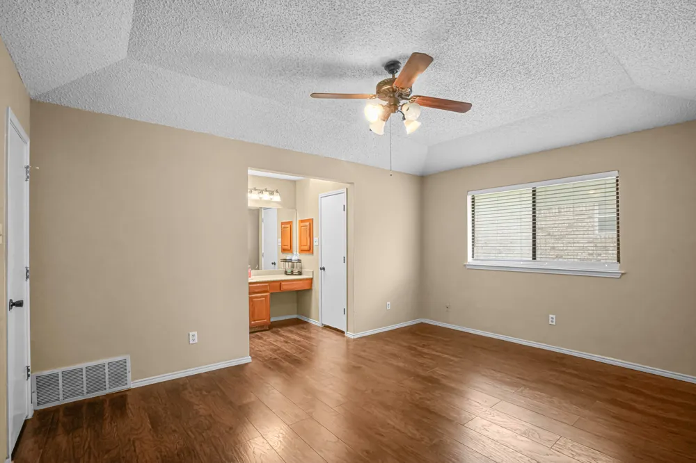 2134 Reverchon Drive Arlington, TX 76017
