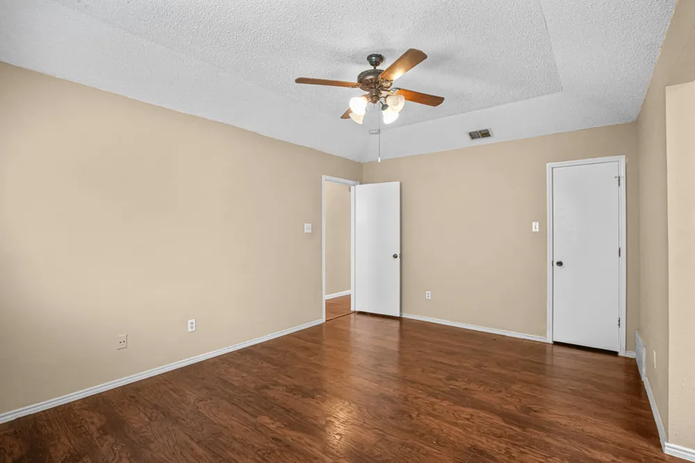2134 Reverchon Drive Arlington, TX 76017