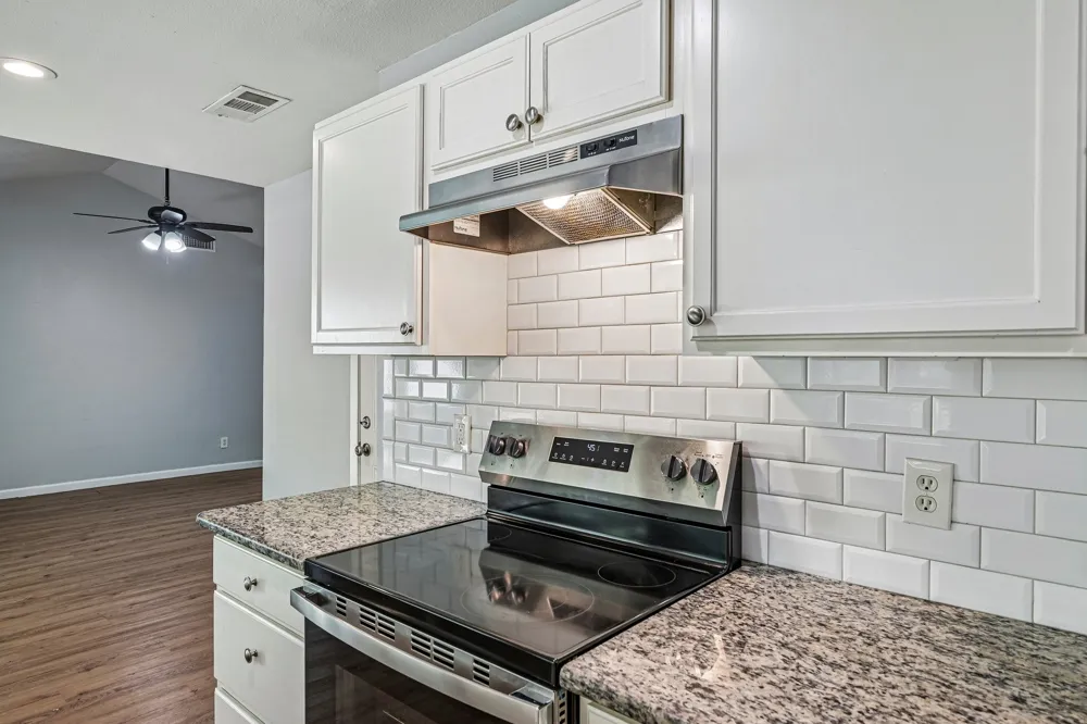 313 Meadowcreek Lane Garland, TX 75043