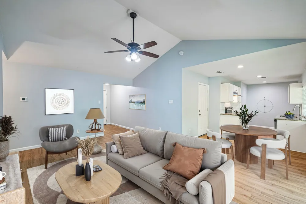 313 Meadowcreek Lane Garland, TX 75043