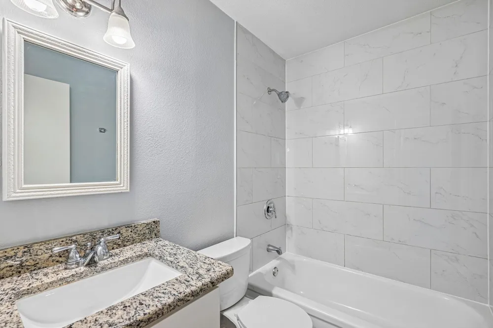 313 Meadowcreek Lane Garland, TX 75043