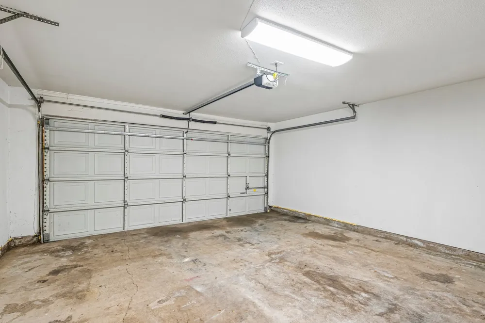 313 Meadowcreek Lane Garland, TX 75043