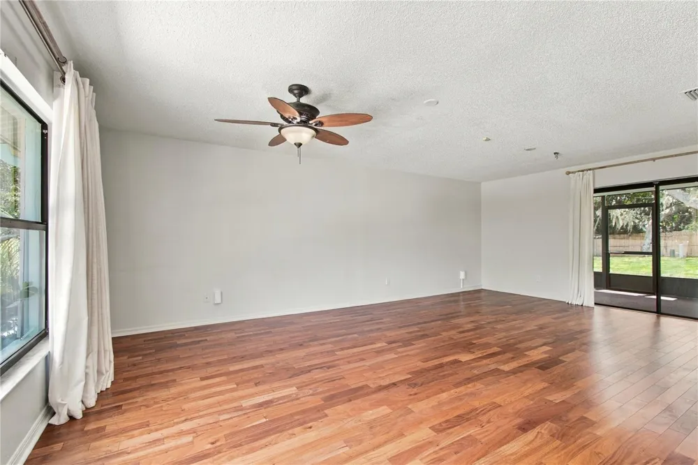 1507 POINSETTIA AVENUE Tarpon Springs, FL 34689