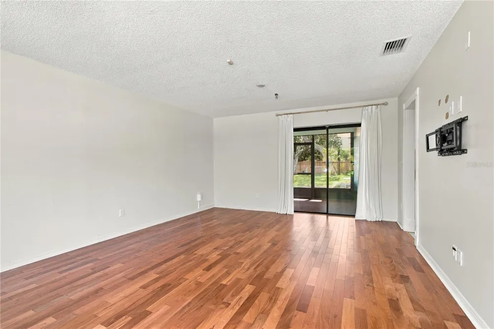 1507 POINSETTIA AVENUE Tarpon Springs, FL 34689