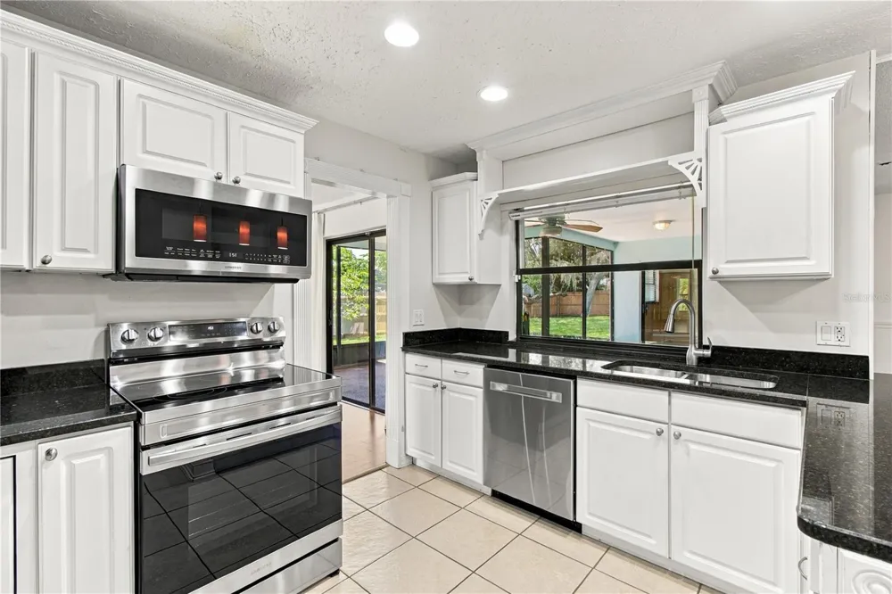 1507 POINSETTIA AVENUE Tarpon Springs, FL 34689