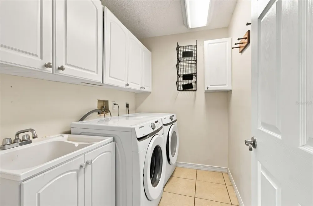1507 POINSETTIA AVENUE Tarpon Springs, FL 34689