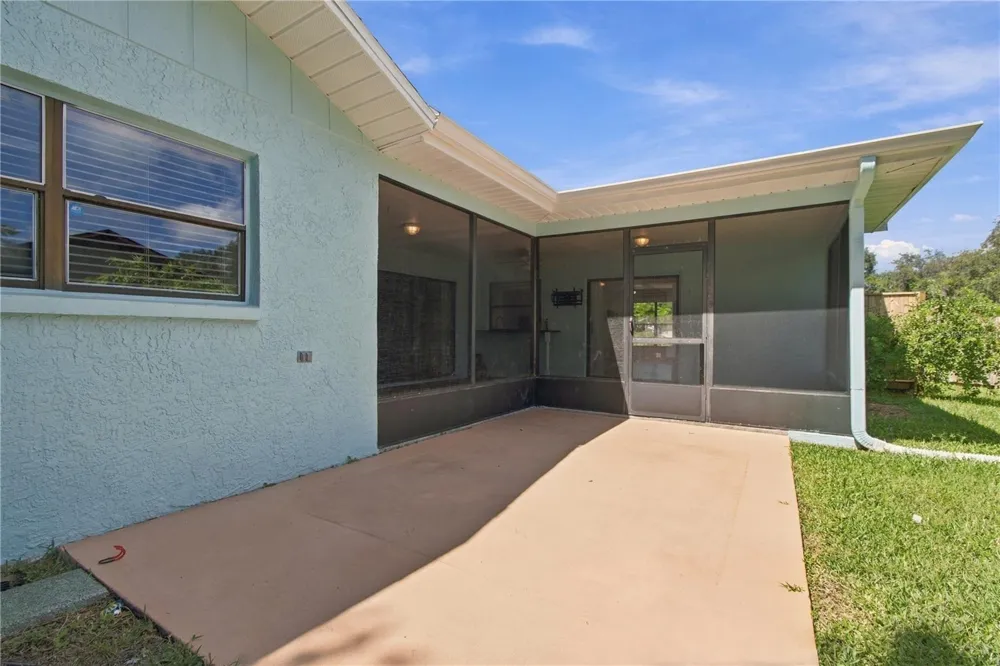 1507 POINSETTIA AVENUE Tarpon Springs, FL 34689