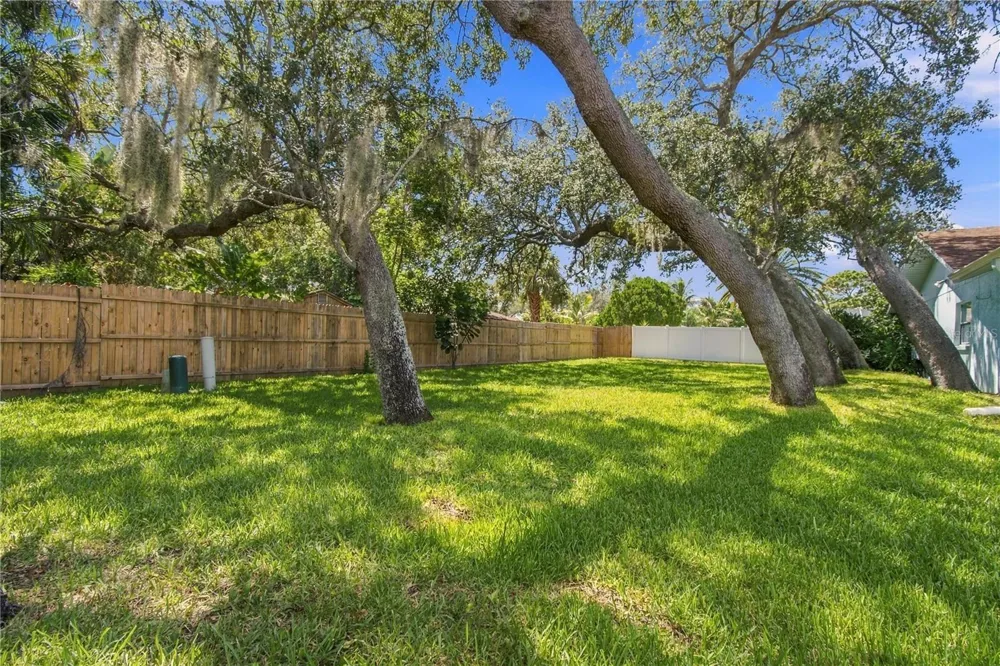 1507 POINSETTIA AVENUE Tarpon Springs, FL 34689