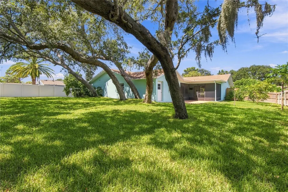 1507 POINSETTIA AVENUE Tarpon Springs, FL 34689