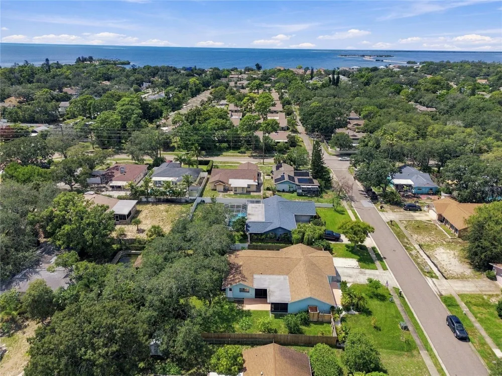 1507 POINSETTIA AVENUE Tarpon Springs, FL 34689