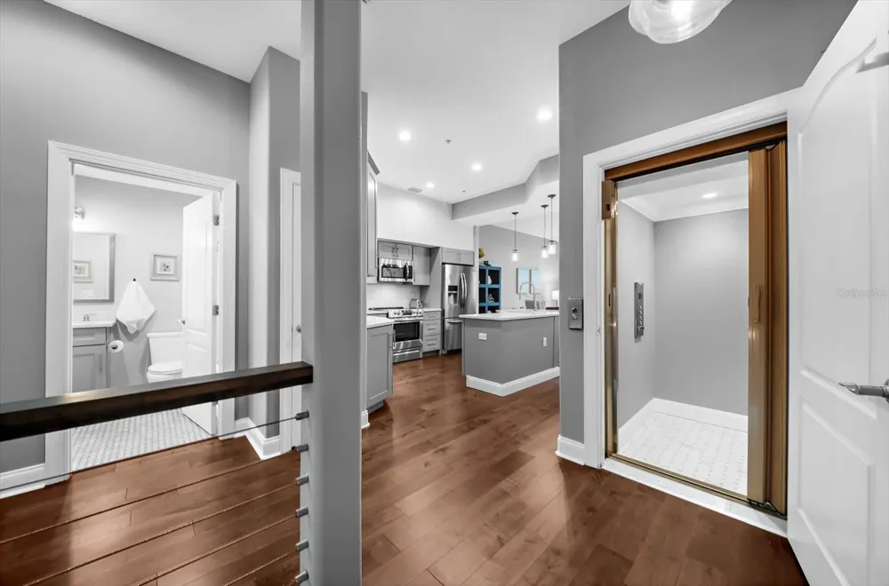 200 BRIGHTWATER DRIVE #8 Clearwater Beach, FL 33767