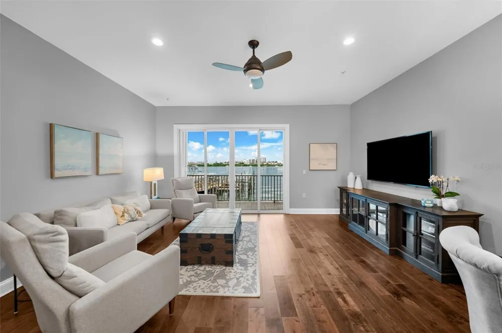 200 BRIGHTWATER DRIVE #8 Clearwater Beach, FL 33767