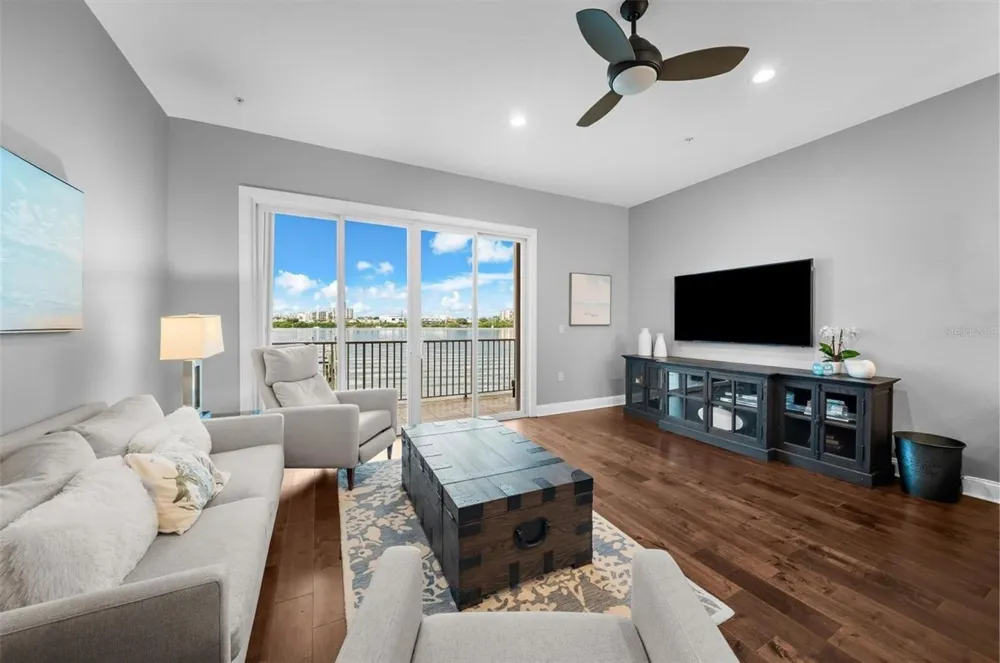 200 BRIGHTWATER DRIVE #8 Clearwater Beach, FL 33767