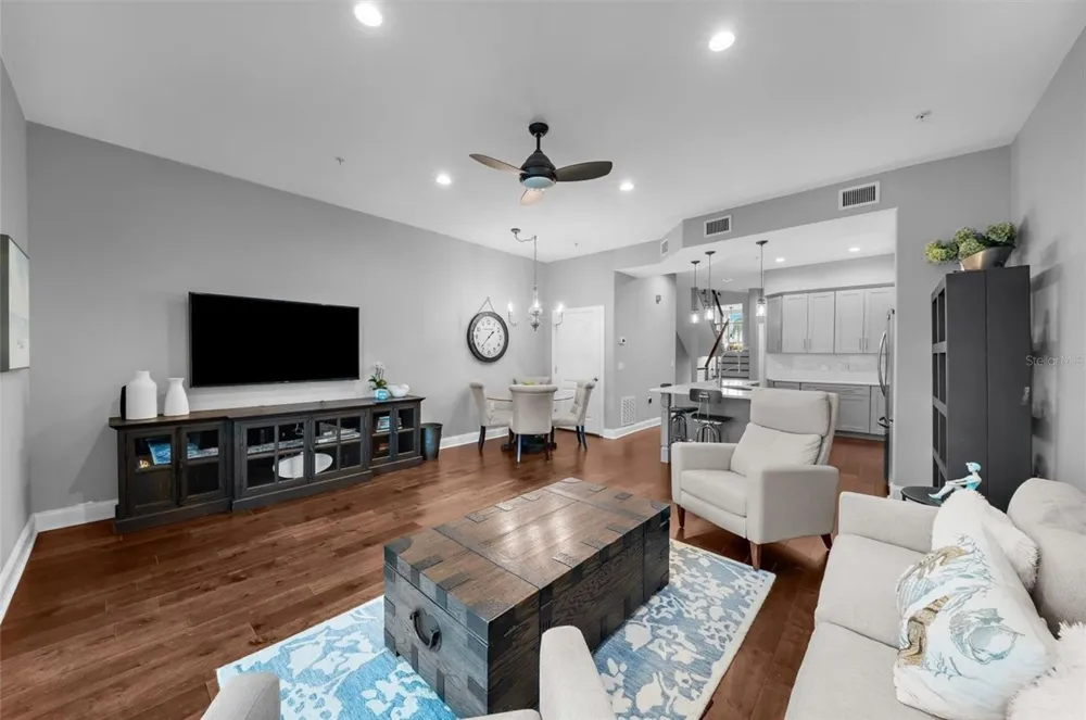 200 BRIGHTWATER DRIVE #8 Clearwater Beach, FL 33767