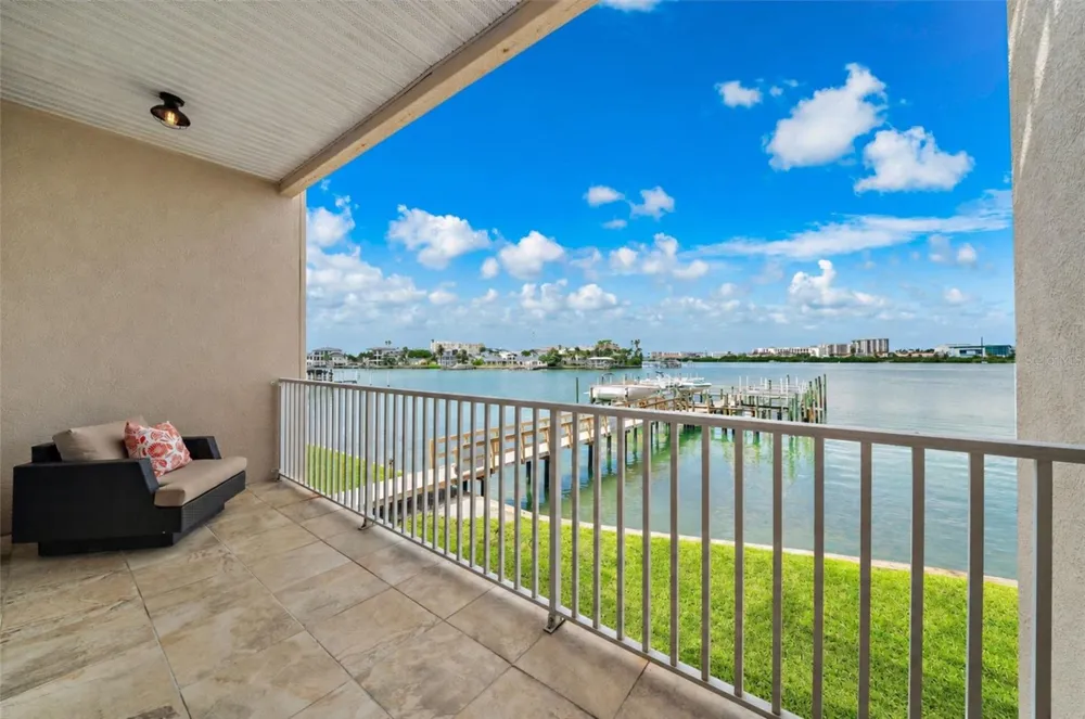 200 BRIGHTWATER DRIVE #8 Clearwater Beach, FL 33767