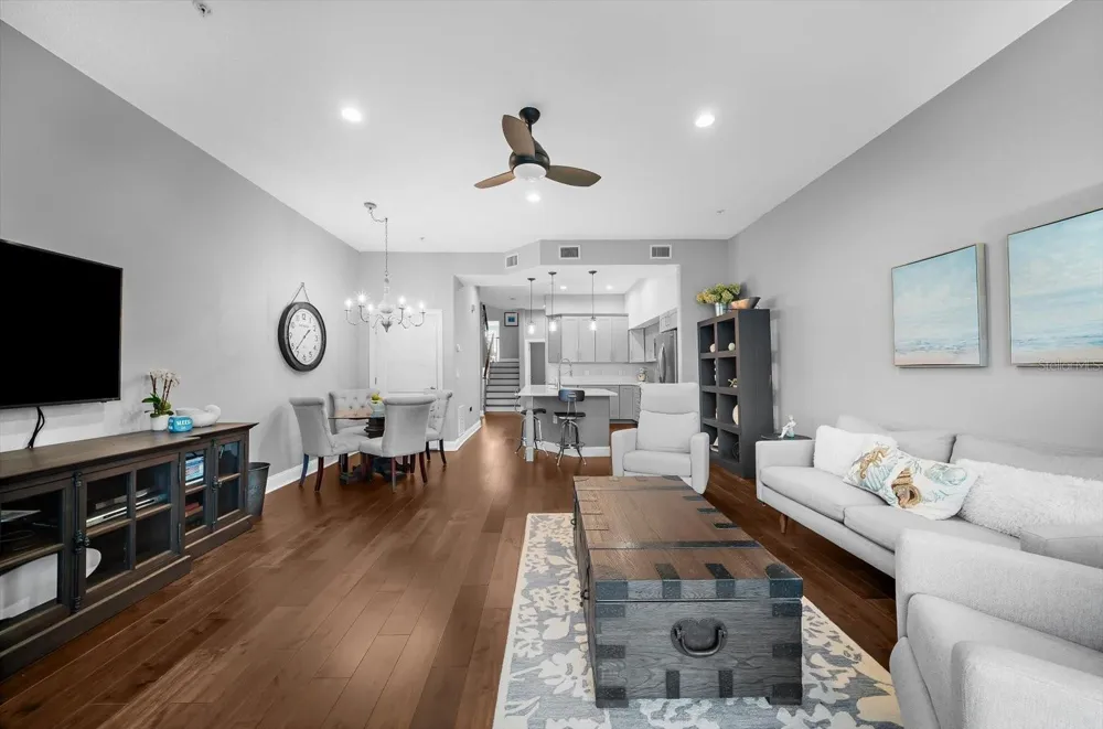 200 BRIGHTWATER DRIVE #8 Clearwater Beach, FL 33767