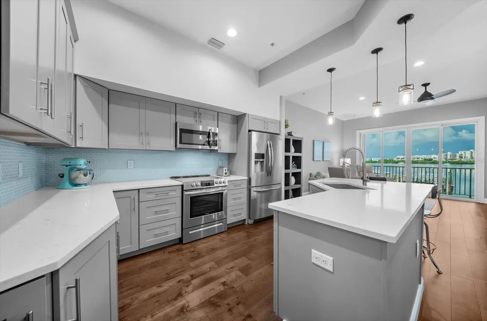 200 BRIGHTWATER DRIVE #8 Clearwater Beach, FL 33767