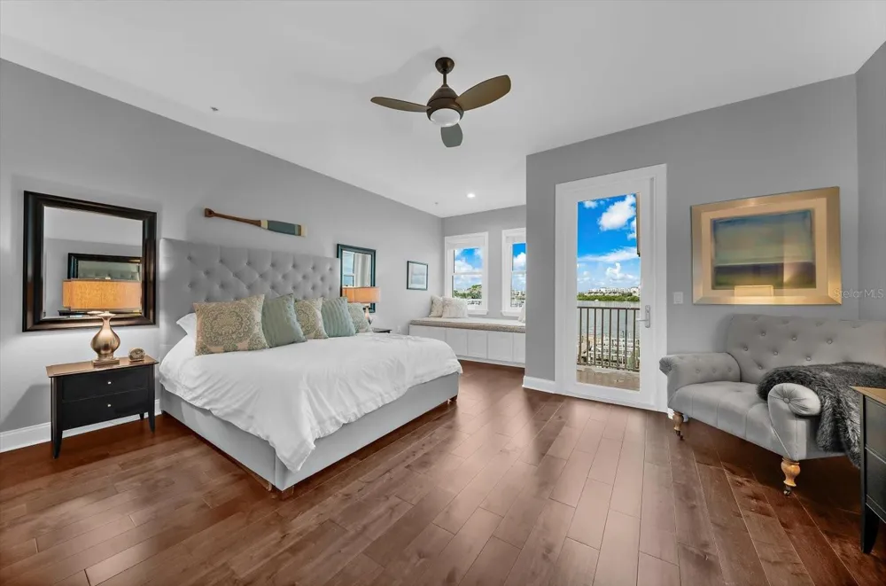 200 BRIGHTWATER DRIVE #8 Clearwater Beach, FL 33767