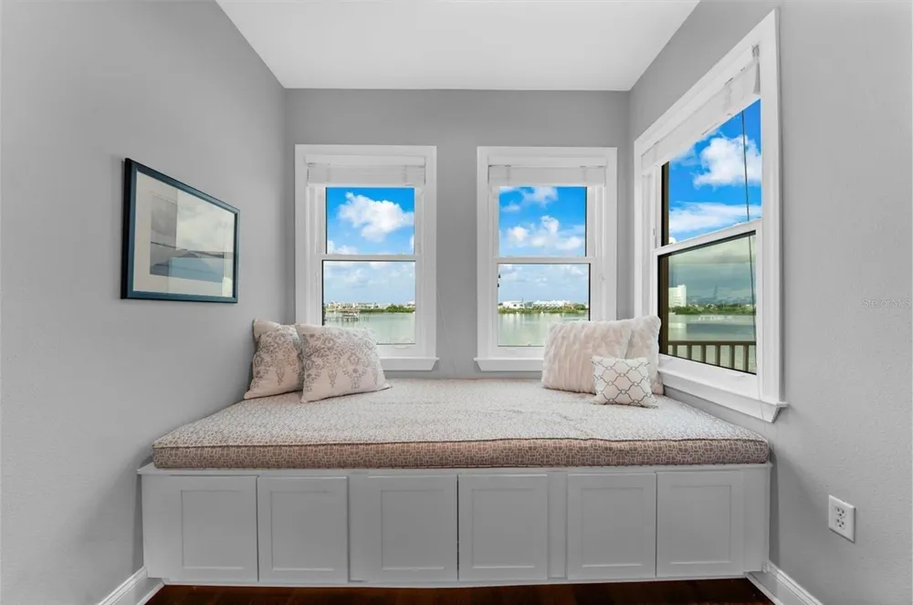 200 BRIGHTWATER DRIVE #8 Clearwater Beach, FL 33767