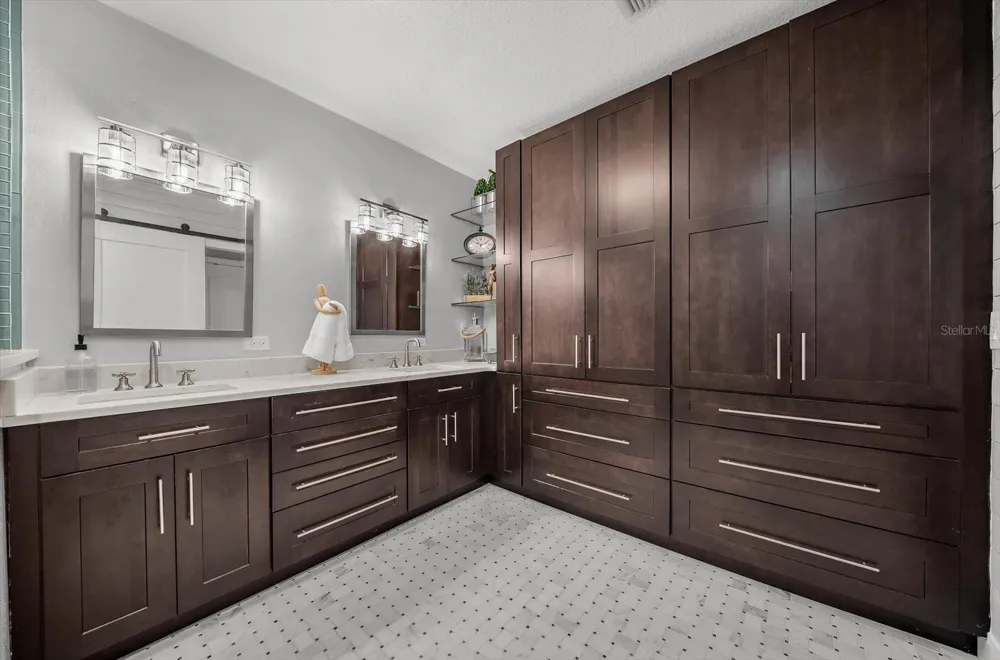 200 BRIGHTWATER DRIVE #8 Clearwater Beach, FL 33767