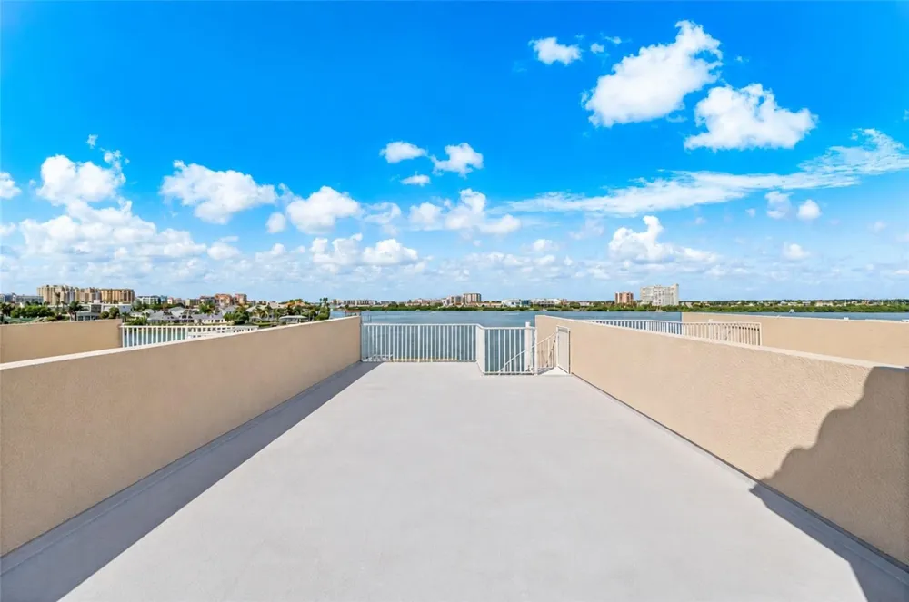 200 BRIGHTWATER DRIVE #8 Clearwater Beach, FL 33767