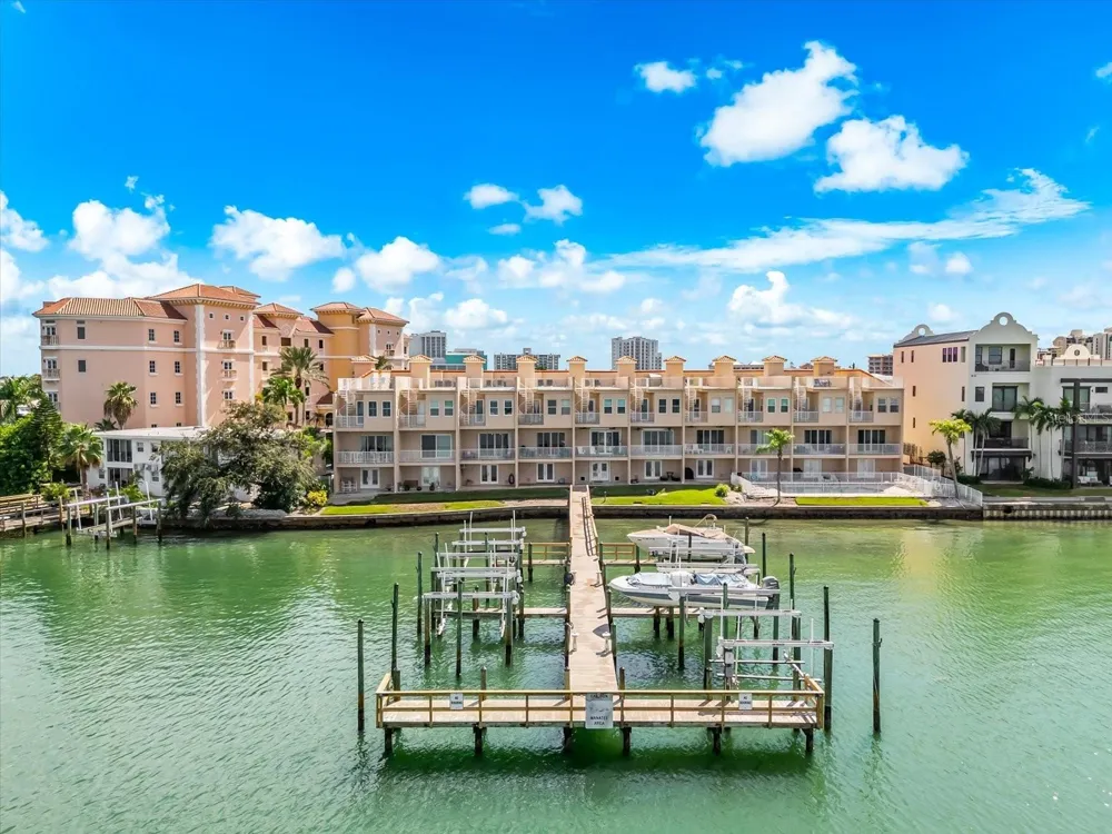 200 BRIGHTWATER DRIVE #8 Clearwater Beach, FL 33767