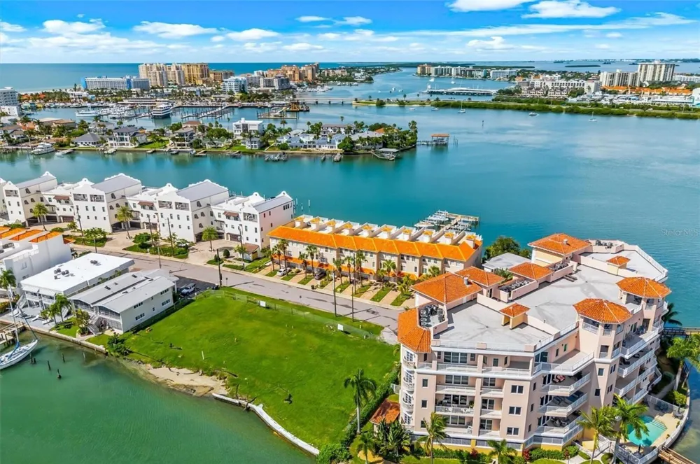 200 BRIGHTWATER DRIVE #8 Clearwater Beach, FL 33767