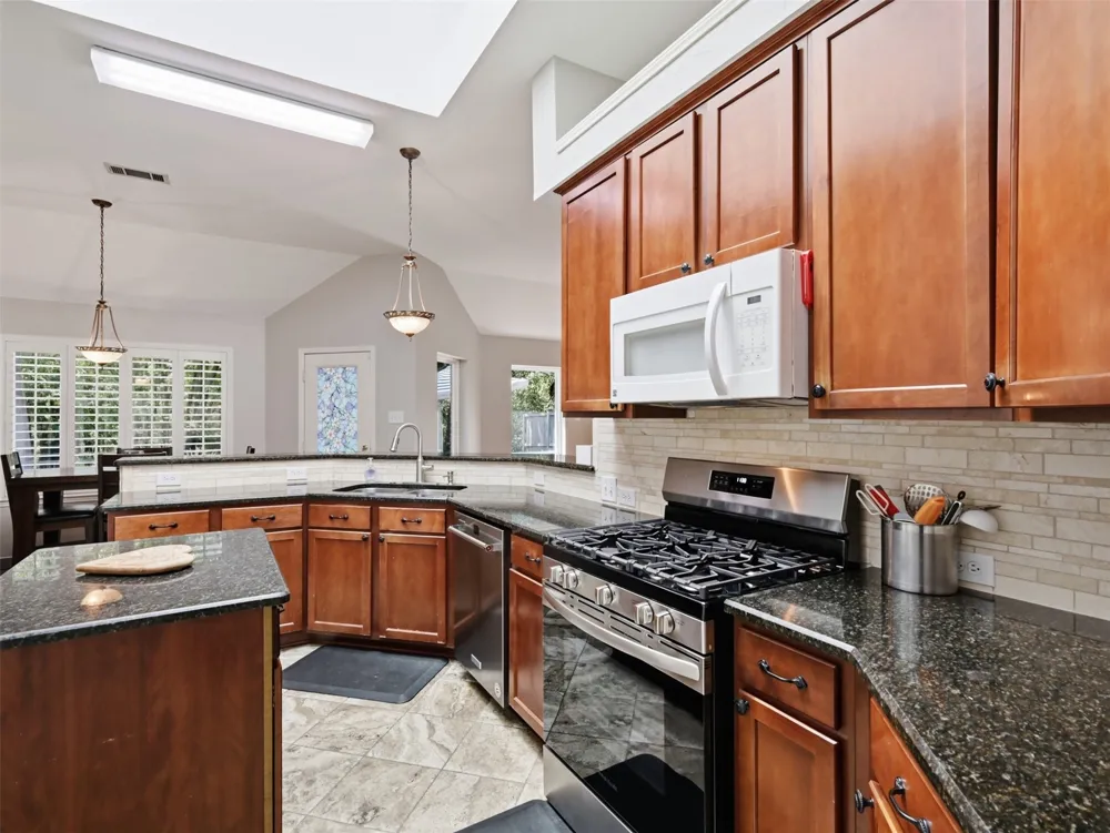 1408 Berne Lane Lewisville, TX 75067