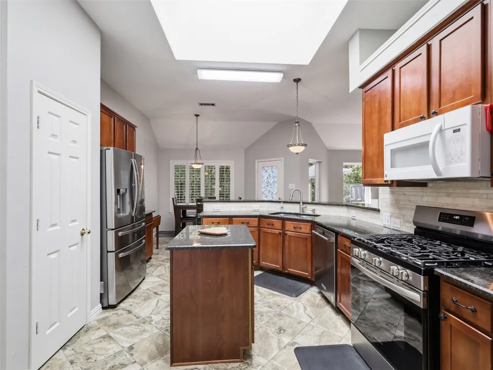 1408 Berne Lane Lewisville, TX 75067