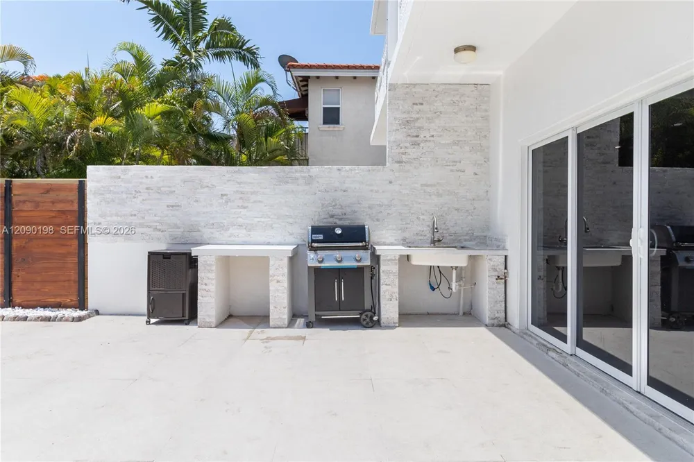 3167 Indiana St #3167 Miami, FL 33133