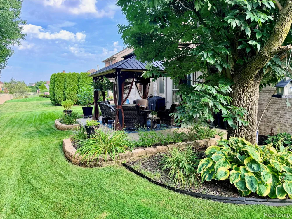19287 Scenic Harbor Drive Macomb Township, MI 48044