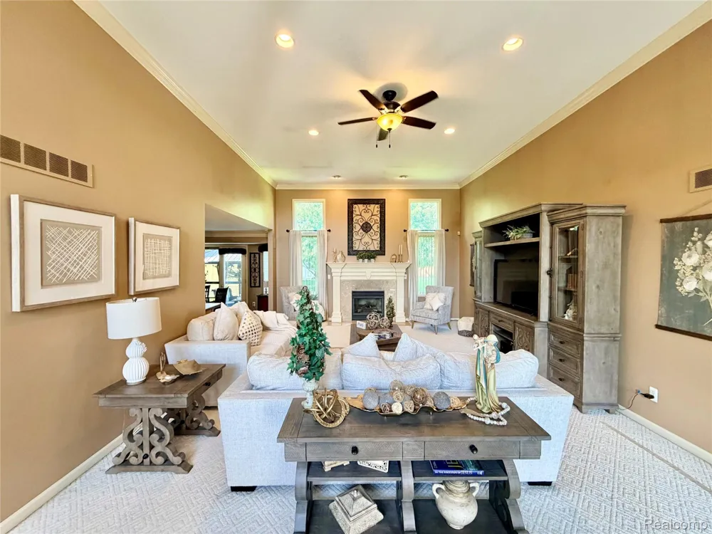 19287 Scenic Harbor Drive Macomb Township, MI 48044