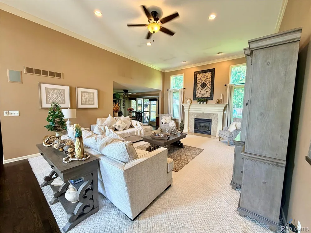 19287 Scenic Harbor Drive Macomb Township, MI 48044