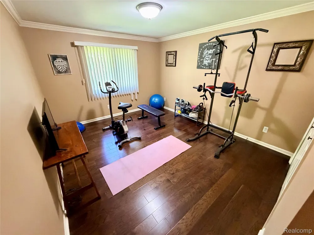 19287 Scenic Harbor Drive Macomb Township, MI 48044