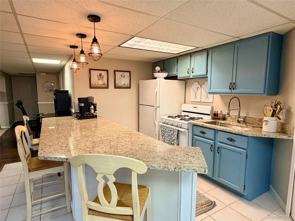 19287 Scenic Harbor Drive Macomb Township, MI 48044