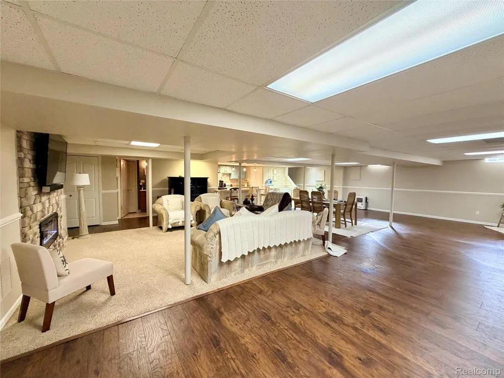 19287 Scenic Harbor Drive Macomb Township, MI 48044